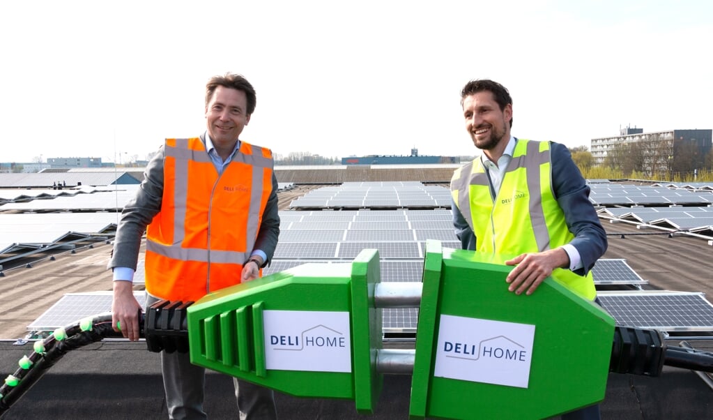 Jan-Willem Smits (CFO Deli Home) en Eelke Kraaijeveld (wethouder Duurzaamheid & Energietransitie)