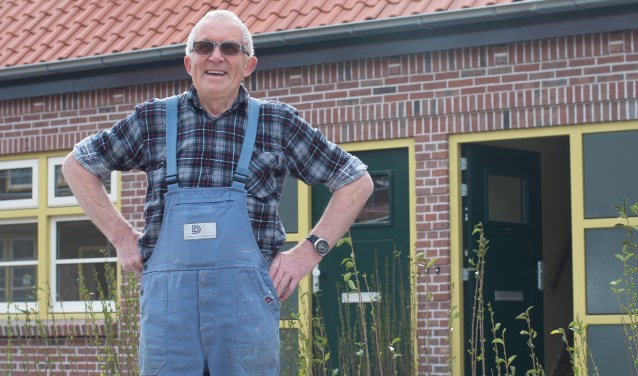 'Terugkeerder' Marinus Jacobs voor zijn gerenoveerde woning.