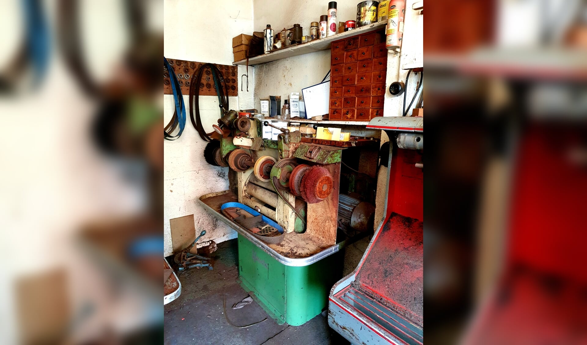 Eén van de twee oudste schoenherstelmachines