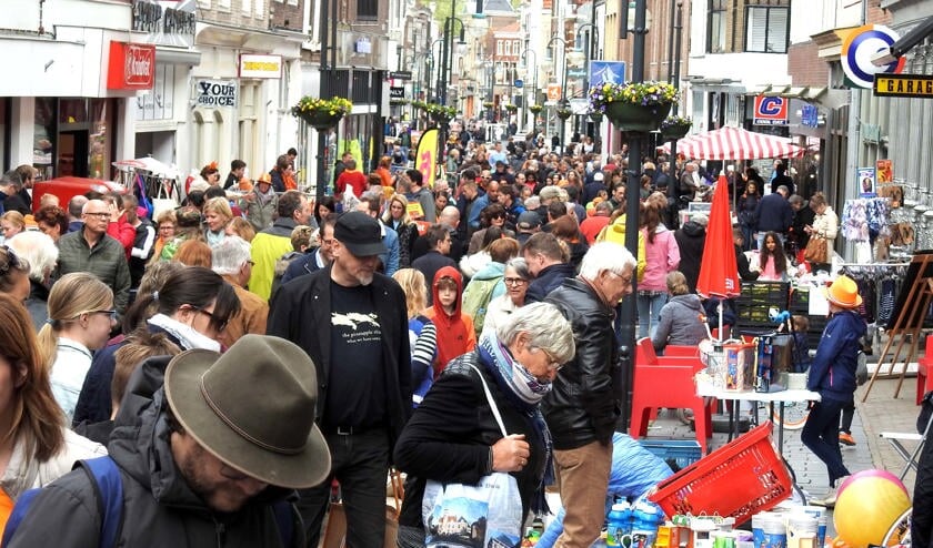 Het voorspelde koude weer zorgt er voor dat het programma voor Koningsdag wordt aangepast.