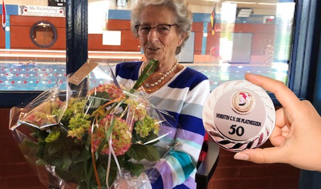 Ria Kruijssen, vorstin van de Platneuzen, werd door Optisport in het zonnetje gezet.