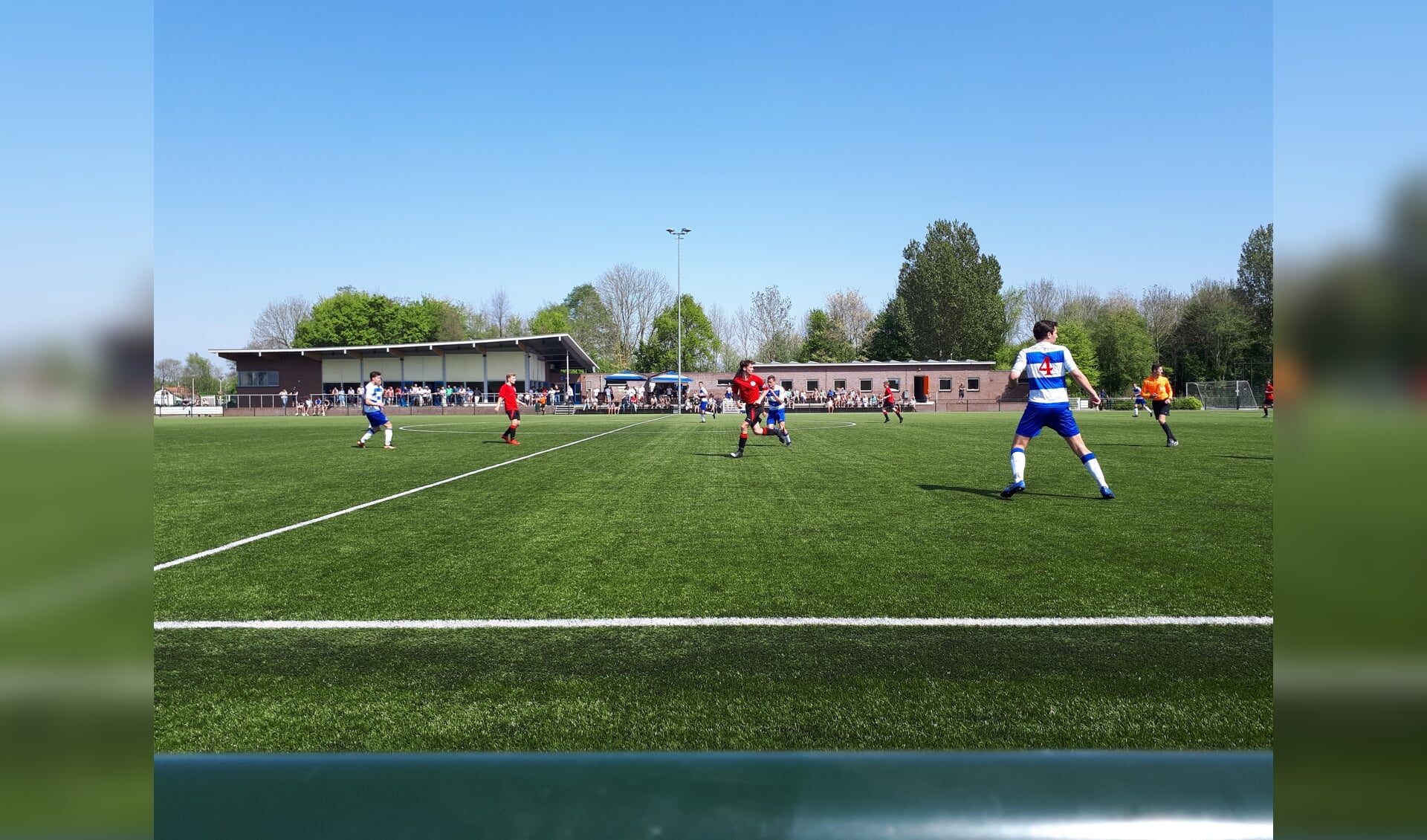 Ouderkerk won thuis met 3-0 van De Meer.
