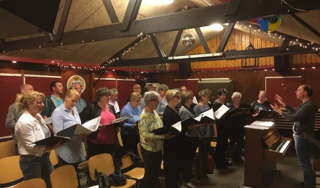 Koor Elckerlyc (op de foto niet geheel compleet) is al druk aan het repeteren voor The Passion 2020