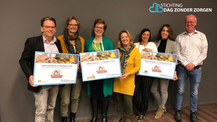 Uitnodigingen voor de gezinnen via onze samenwerkingspartners. v.l.n.r. Voedselbank, Buurtgezinnen en de Speelgoedbank