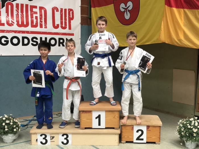 Inno Loeber, rechts, 2e bij de Löwencup in Langenhagen