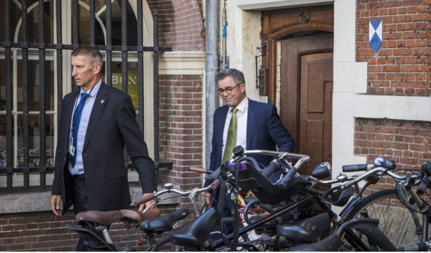 Burgemeester Wienen wordt nog steeds bewaakt.