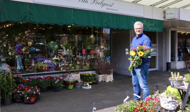 Als het aan Bert van Poelgeest ligt blijft zijn winkel op deze plek!
