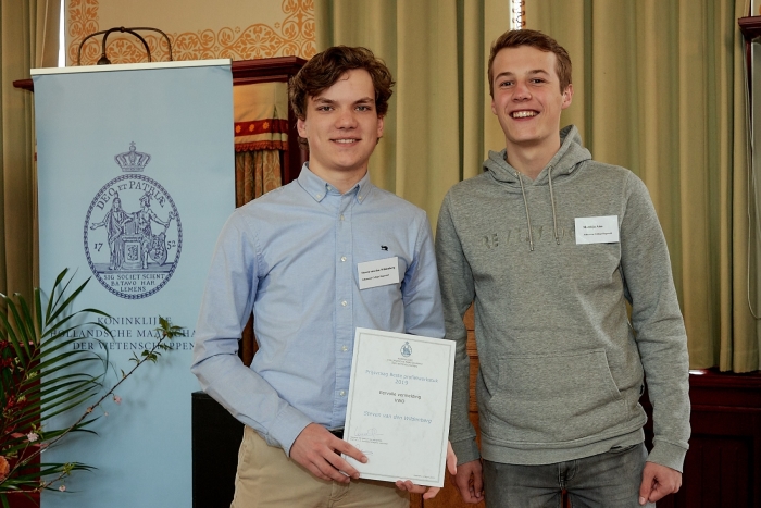 Steven van den Wildenberg en Matthijs Ates (Atheneum College Hageveld) ontvingen een eervolle vermelding voor hun werkstuk over stemherkenning van personen