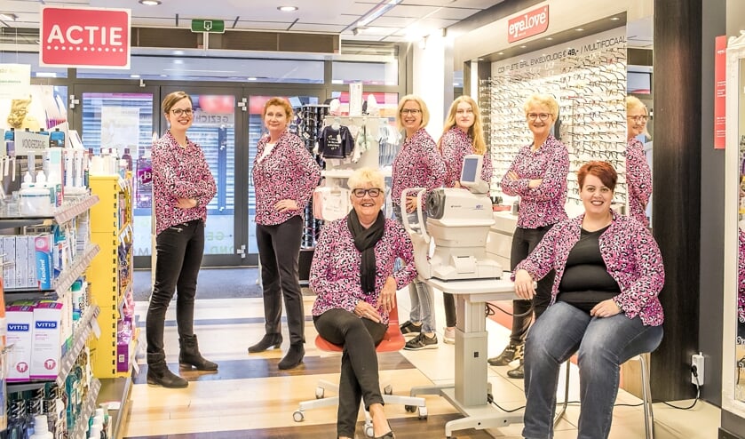 Het team van DA Bouwland in de winkel aan de Bellestein in Ede.