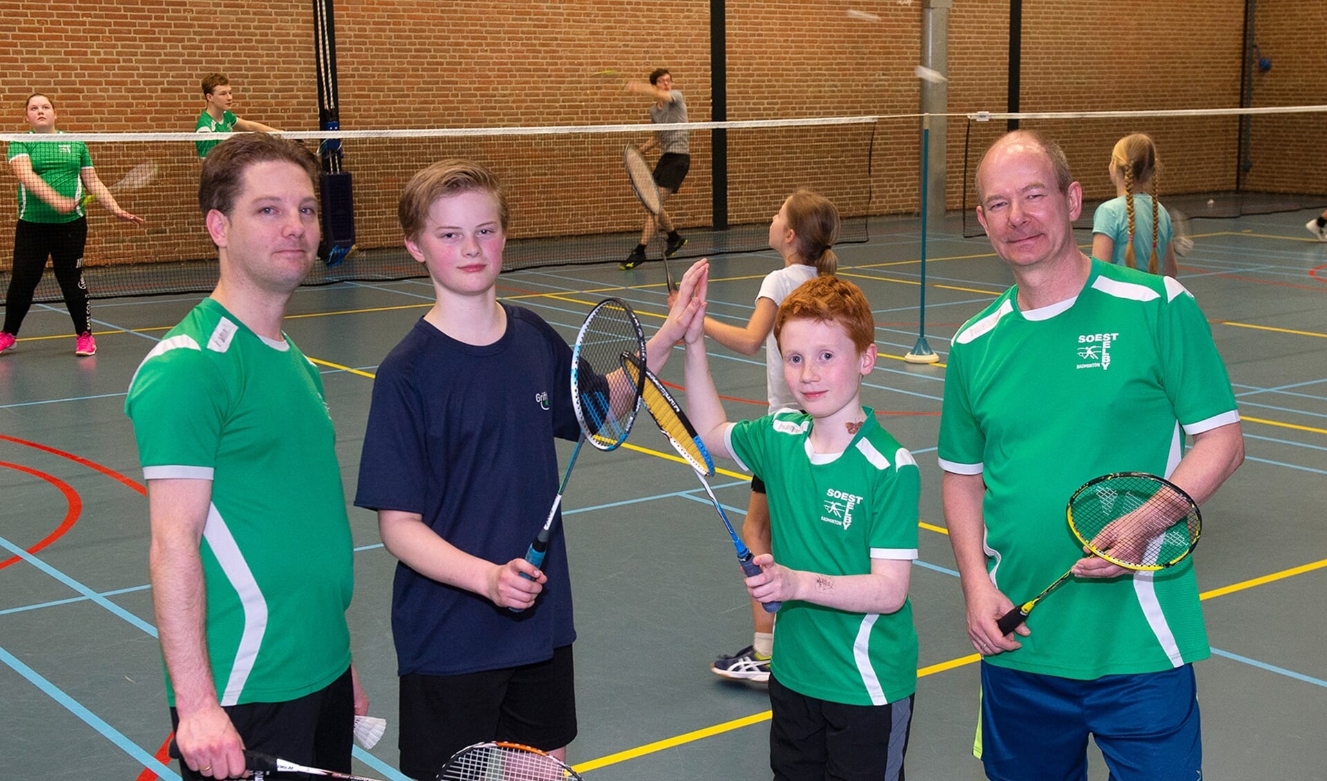 De sfeer bij Selby is geweldig. Families lopen als een rode draad door de badmintonclub heen, benadrukt voorzitter René Hoek (rechts) met trots.