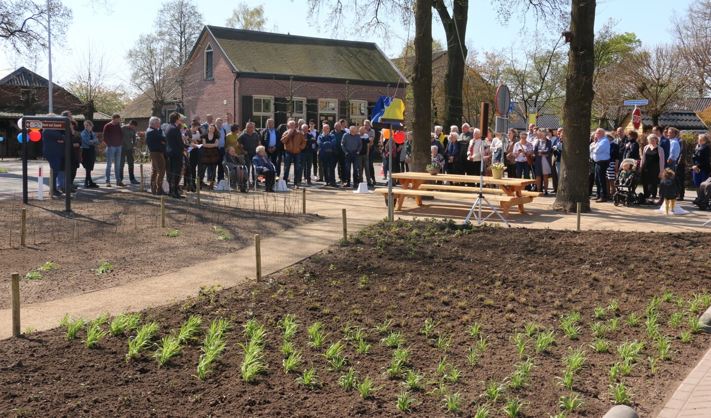 De officiële opening van het het Meester De Graafplantsoen in De Valk.