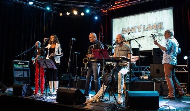<p>Optreden in Pogo in april 2019</p>