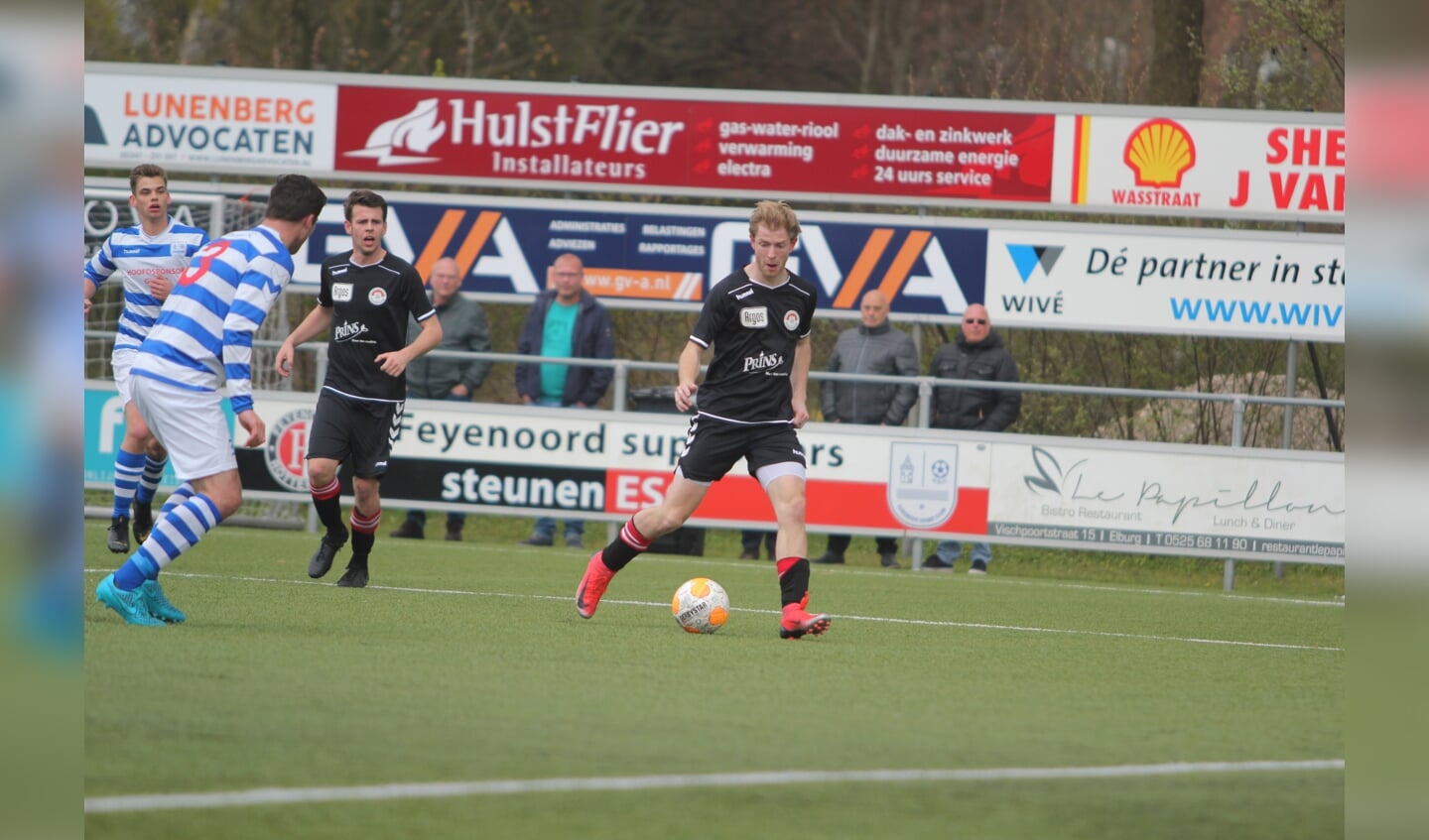 Niels Romeijn (rechts) scoorde twee keer.