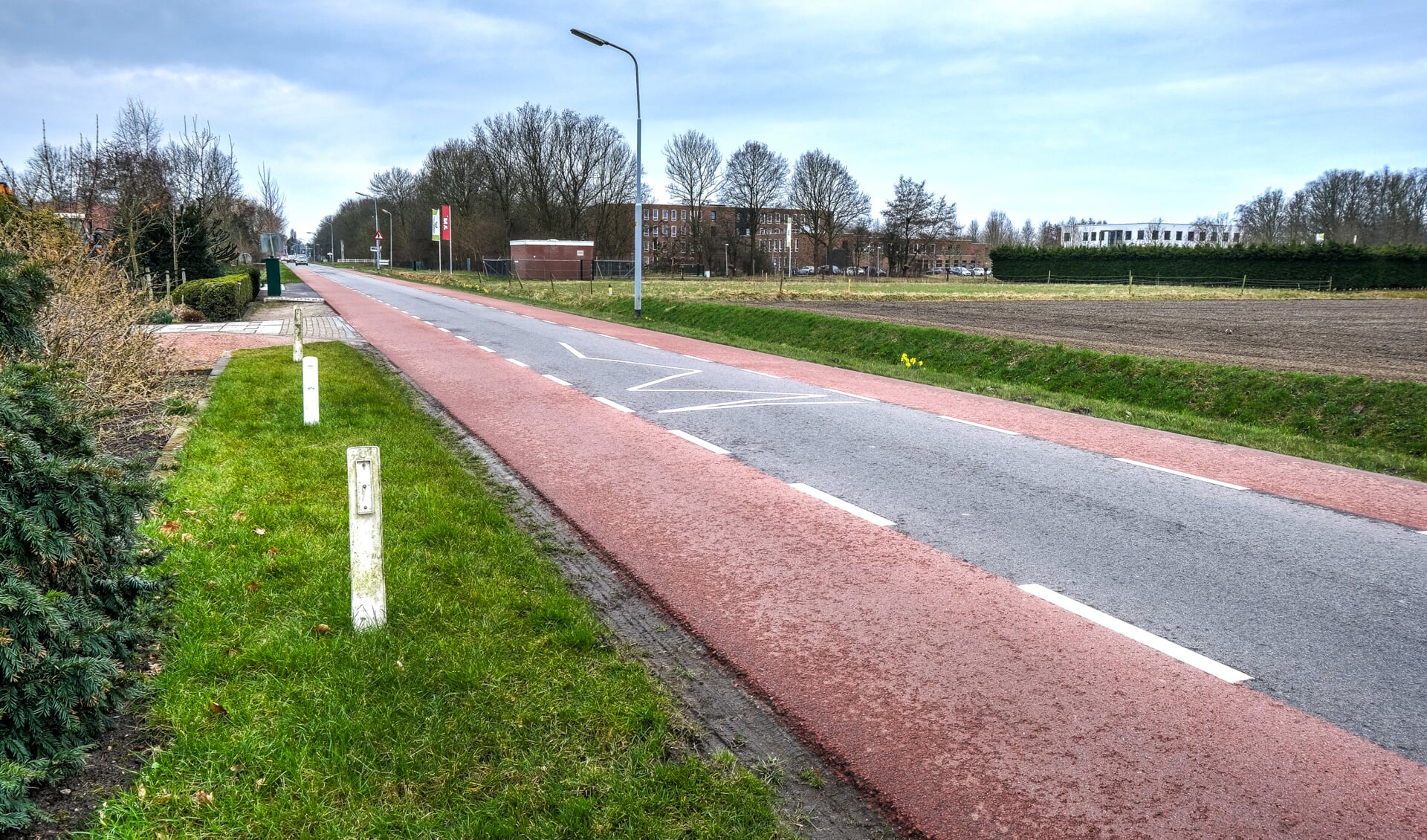 Bewoners willen hoe dan ook een vrij liggend fietspad langs de Spieringweg.