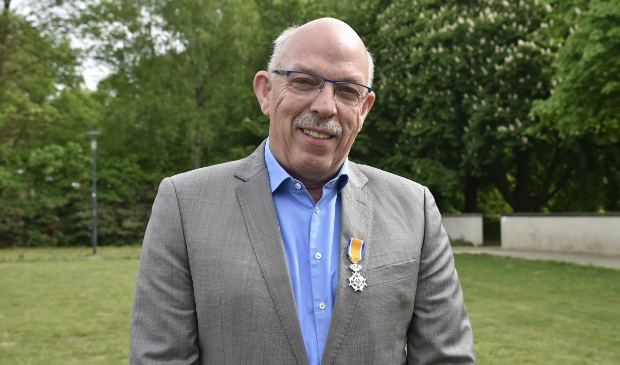Paul Smit 91955-2020): familieman, grootvader, clubman, barman, uitgever, drukker, directeur, eigenaar, organisator, sponsor, projectleider, bouwpastoor, werkgever, scheids- en grensrechter, leider, aanvoerder, manusje-van-alles.