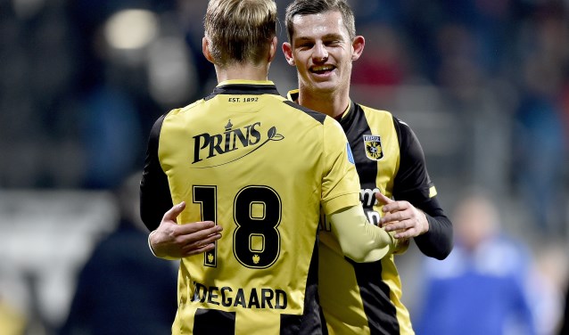 Felicitaties van ploeggenoot Martin Odegaard na zijn hattrick afgelopen weekend.