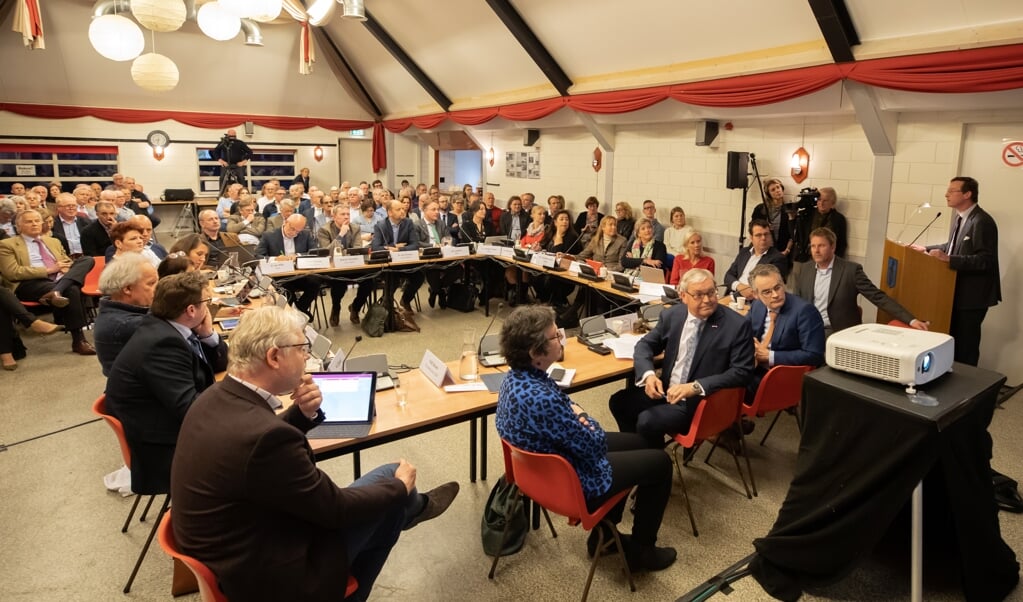 Maar liefst 16 insprekers over Paleis Soestdijk in de Baarnse gemeenteraad.