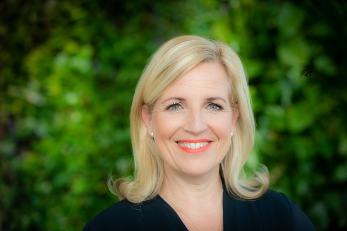 Directeur Particulieren, Eline Spros