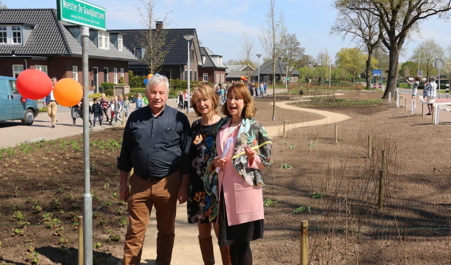 De officiële opening van het het Meester De Graafplantsoen in De Valk.