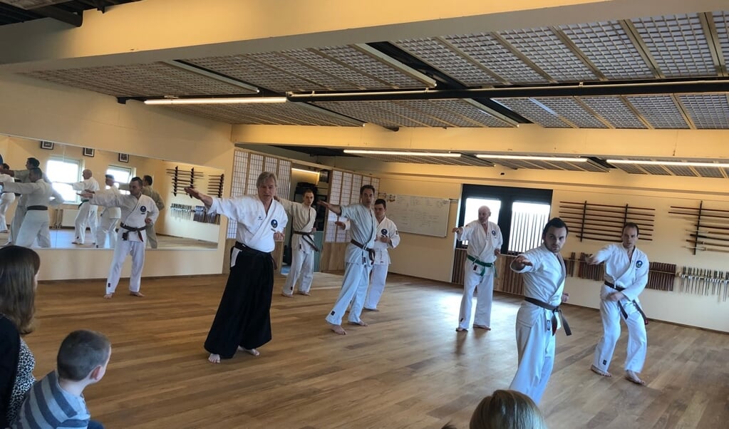 Kushido heeft met presentaties, demonstraties en proeflessen haar nieuwe Karate-Do aan de Hollegweg 16 officieel geopend