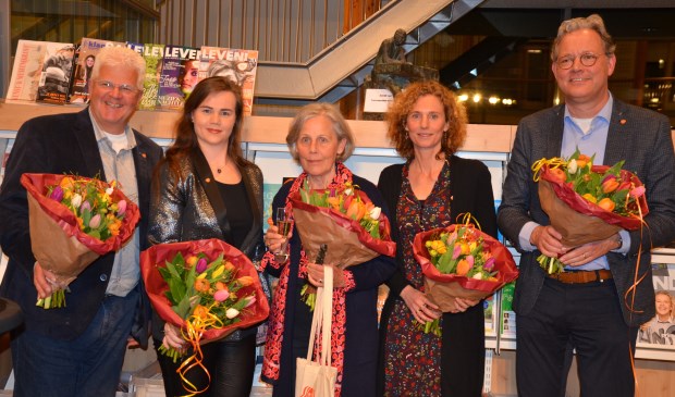 V.l.n.r. Martin Boetselaar, Soraya Vink, Ingrid Hoogendijk, Marian Rijk en Ronald van der Pol