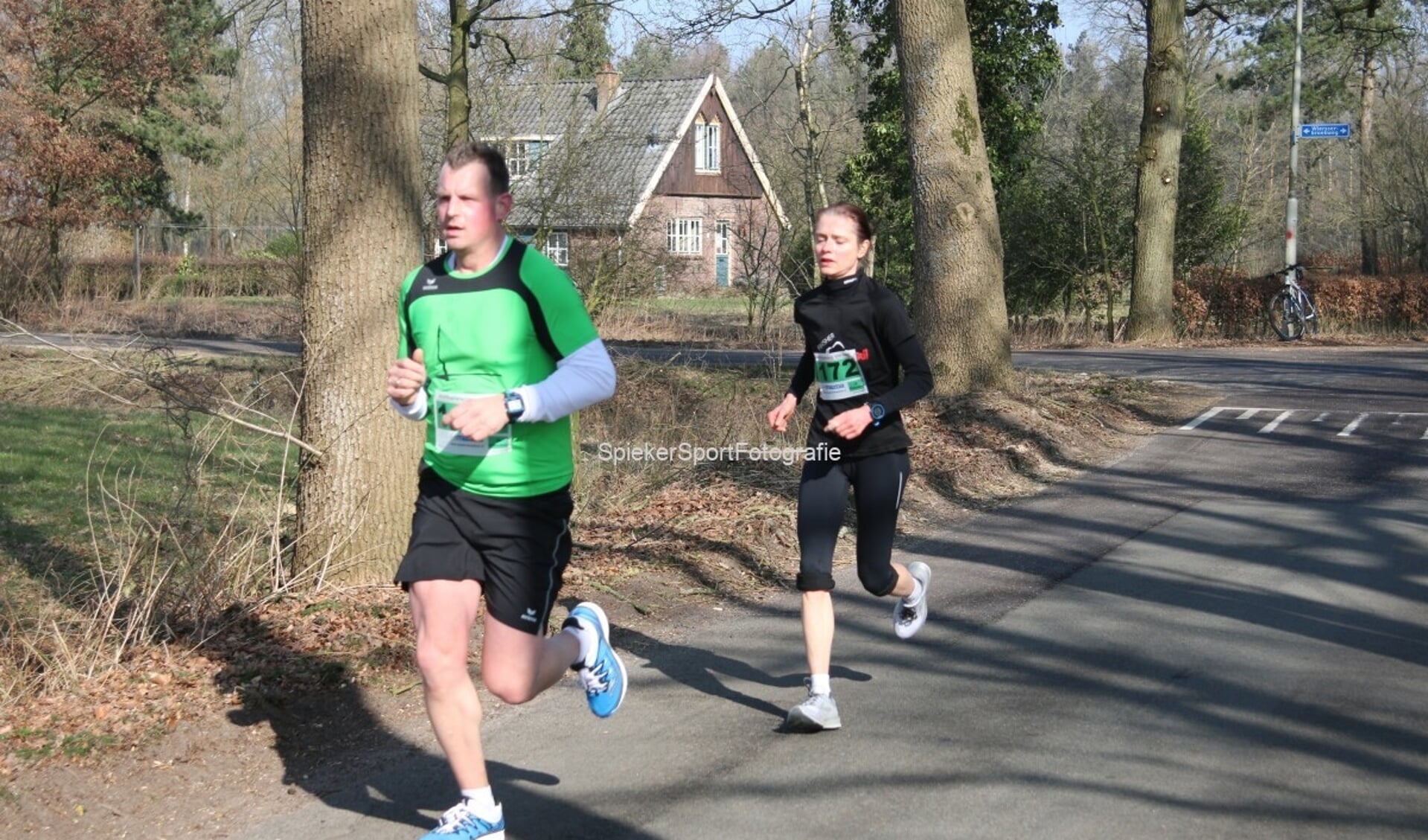 Selina op weg naar de finish