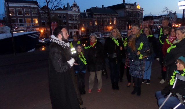 In de avond vertelde verhalenverteller Hisperienta met veel humor over de Haarlemse geschiedenis.