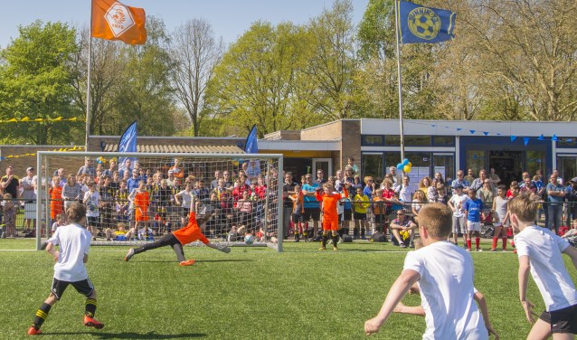 Finale Bunnik '73 JO 11-1 tegen Odijk JO11-1 gewonnen door Odijk middels penaltys tijdens het Peter Zandkuijl en Hans Martijn Ostendorp jeugdtoernooi.