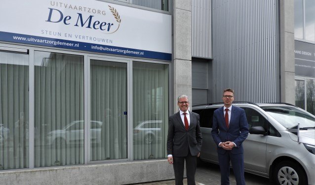 Jacco van der Laarse (links) en Jaap van der Maarl voor hun nieuwe locatie.