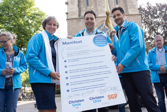 Het ondertekende manifest