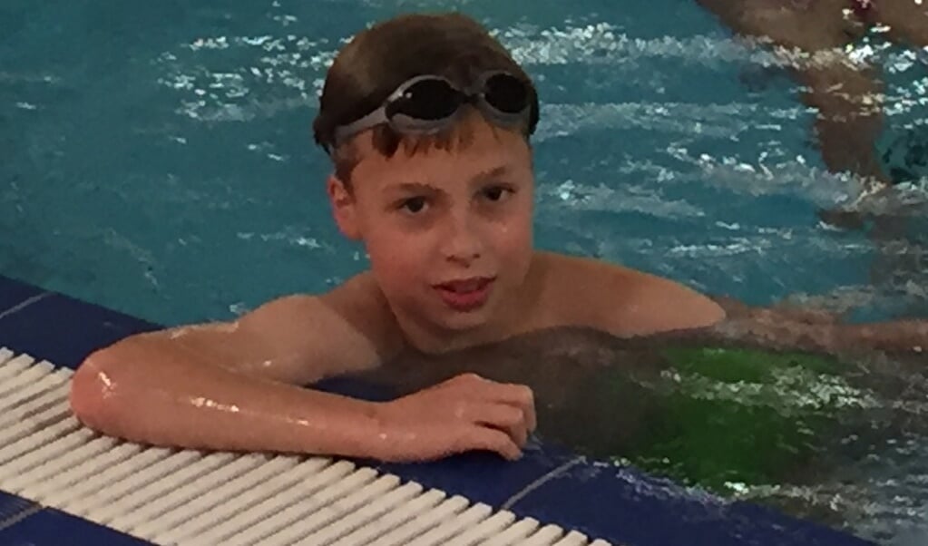 Jonas tijdens een zwemtraining