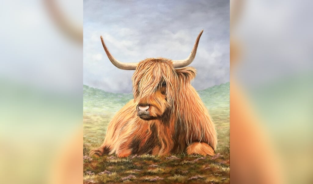 Liggende koe, een schilderij van Greet van Viegen.