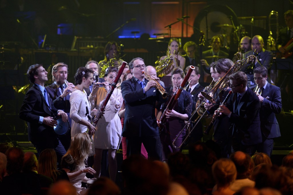 Het Nederlands Blazers Ensemble brengt diverse composities van Bach en Soefi ten gehore.