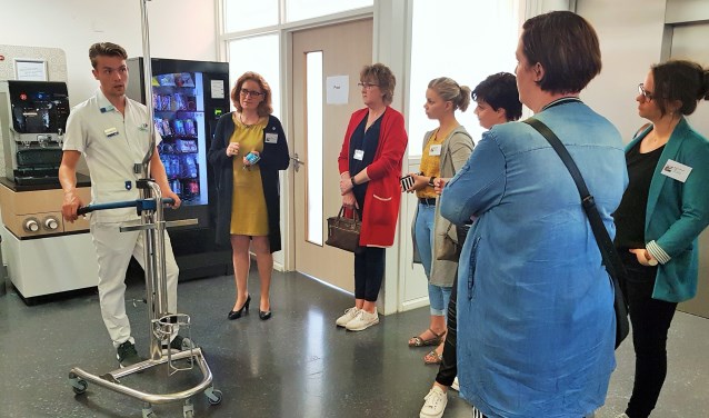 Leerling verpleegkundige Thijs Korevaar vertelt tijdens de PlanetreeTour over hoe hij mensgerichte zorg toepast tijdens zijn dagelijkse werkzaamheden. 'Dat zorgt soms voor dilemma's.'