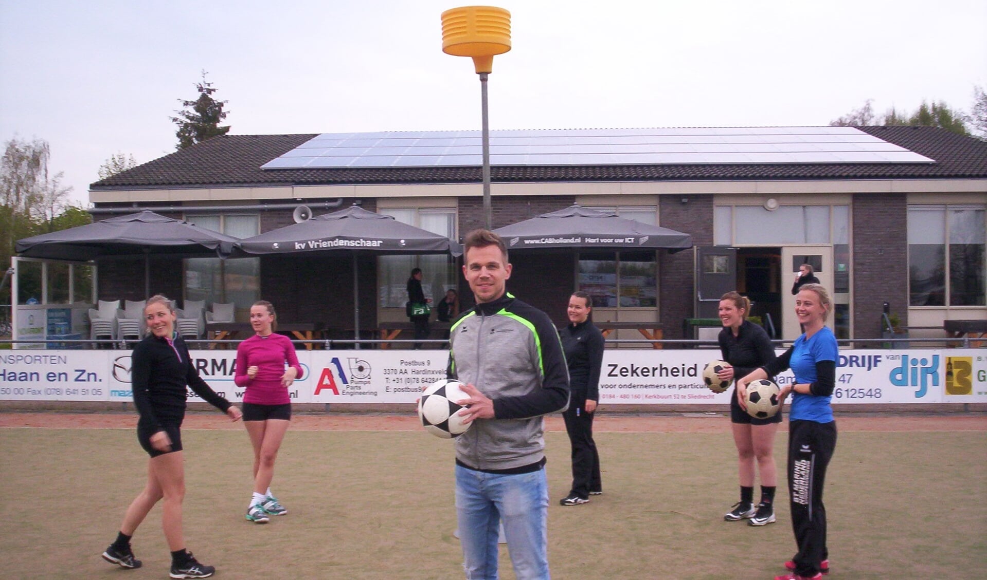 Als Bert Verspuij gestopt is met korfballen dan gaat hij de A1 van Vriendenschaar coachen.