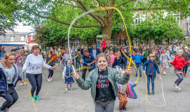 Het was woensdagochtend een vrolijke drukte op het plein van St. Aloysius.