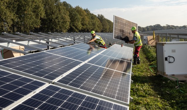 Hier wordt in de oksel van knooppunt Eemnes een zonneveld aangelegd (archief okt 2018)