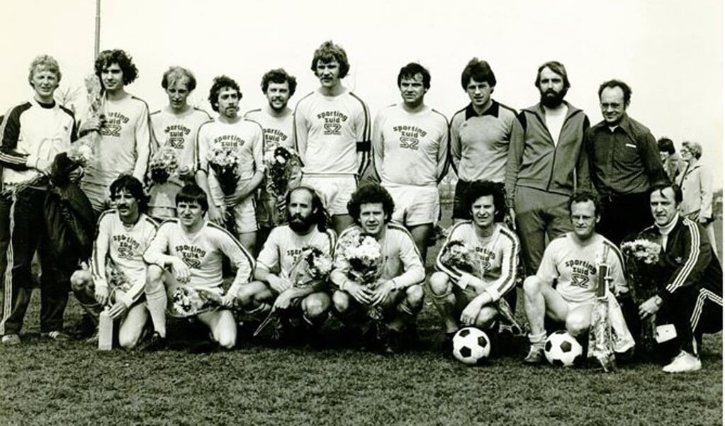 Foto van het kampioensteam 1978/1979 van Sporting Zuid