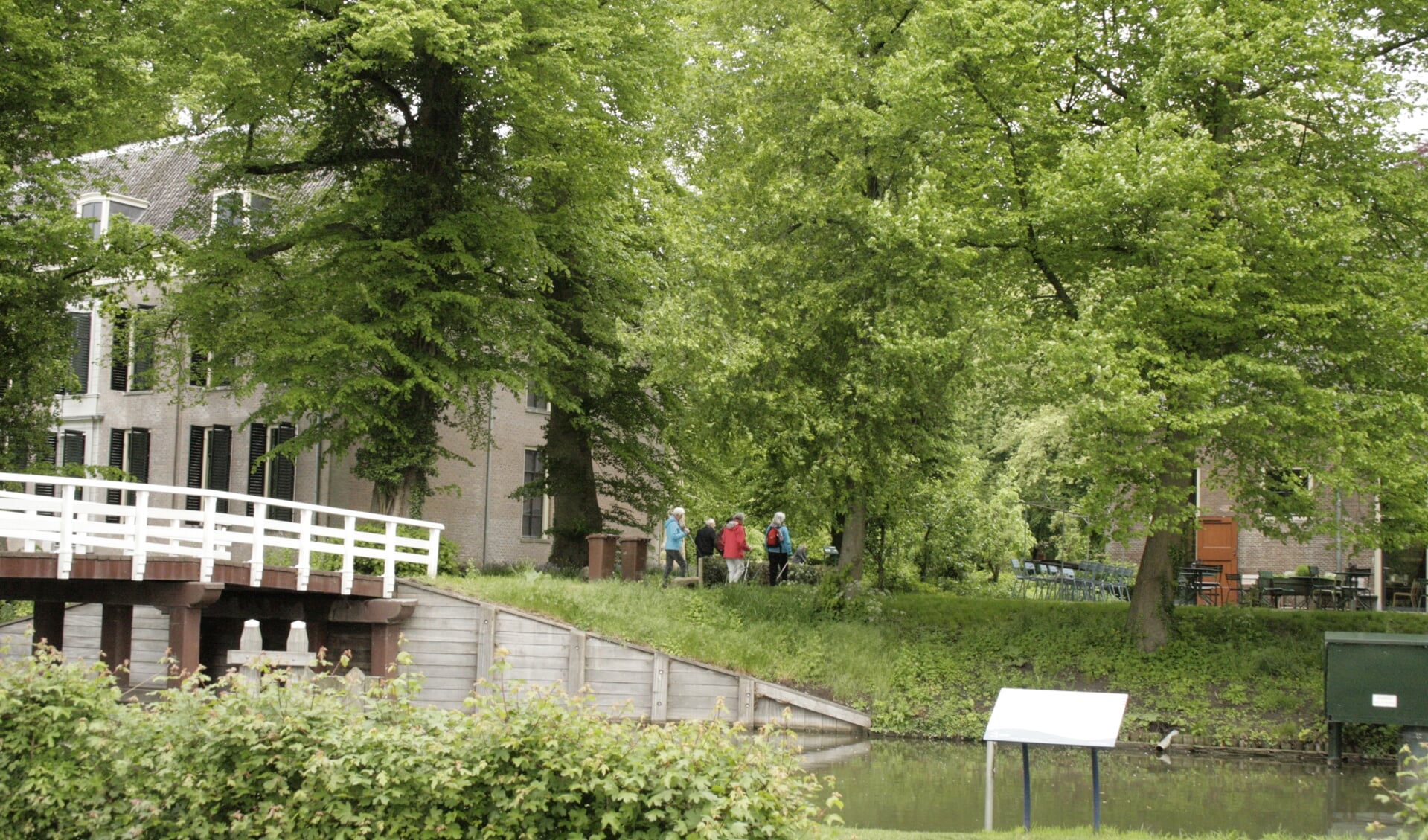 Landgoed en landhuis vorme een geheel, en wandelaars worden uitgenodigd het Pop-up Museum te bezoeken.