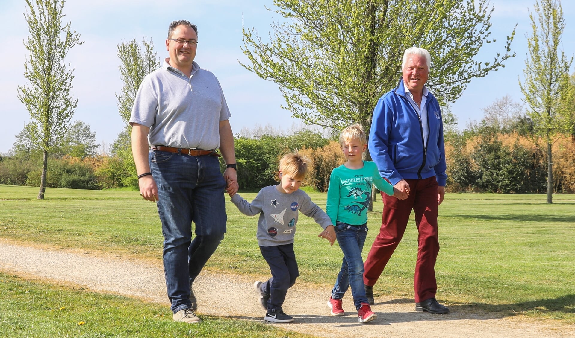 Drie generaties familie Van Gelder lopen mee met de Veluwe Wandeltocht.