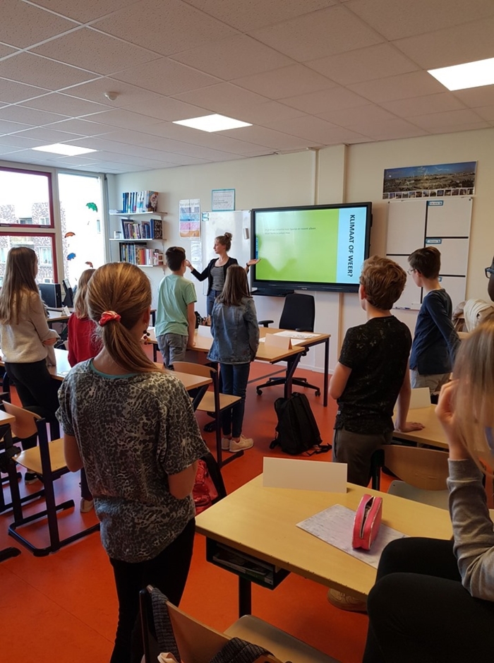 Het eerste uur aardrijkskunde.