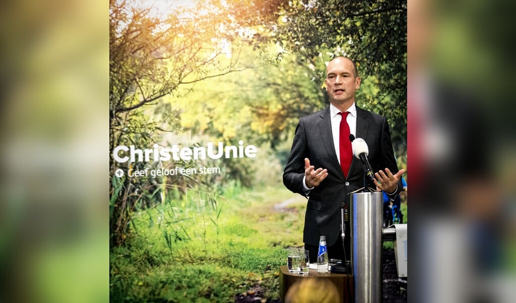 2016-10-14 10:30:45 DEN HAAG -  ChristenUnie-leider Gert-Jan Segers presenteert het verkiezingsprogr