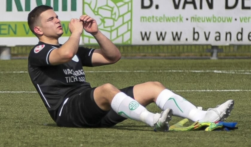 Doelman Michael Mulder kan de degradatie niet bevatten.