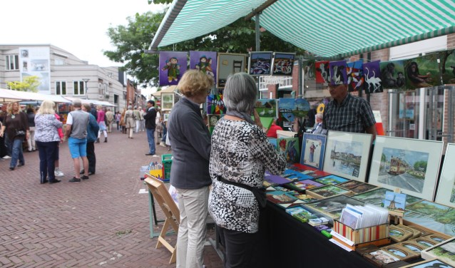 Amateurkunstmarkt in het Oude Dorp.