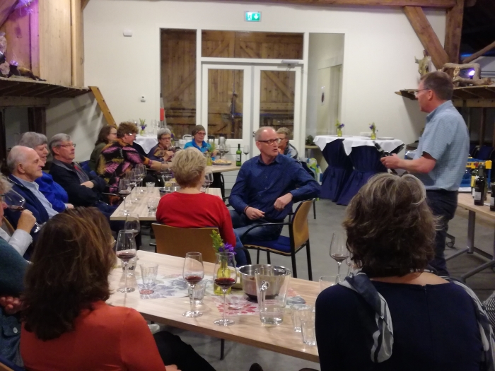 Gezellige wijnproeverij voor mantelzorgers