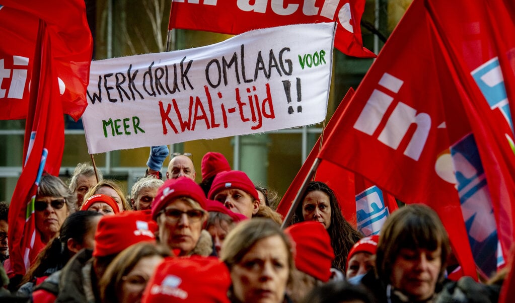 De jeugdzorg staat al een tijdje onder druk. Jeugdzorgwerkers demonstreerden begin dit jaar in Den Haag .