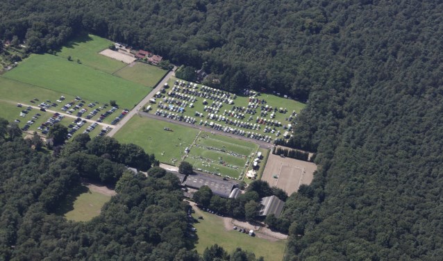 Een paardensportevenement bij Paardensportcentrum Gert van den Hoorn aan de Asselseweg in Kootwijk.