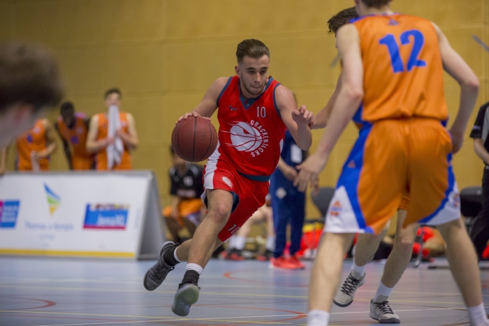 De finale om het kampioenschap mannen onder 20 tweede divisie basketbal was een nagelbijter
