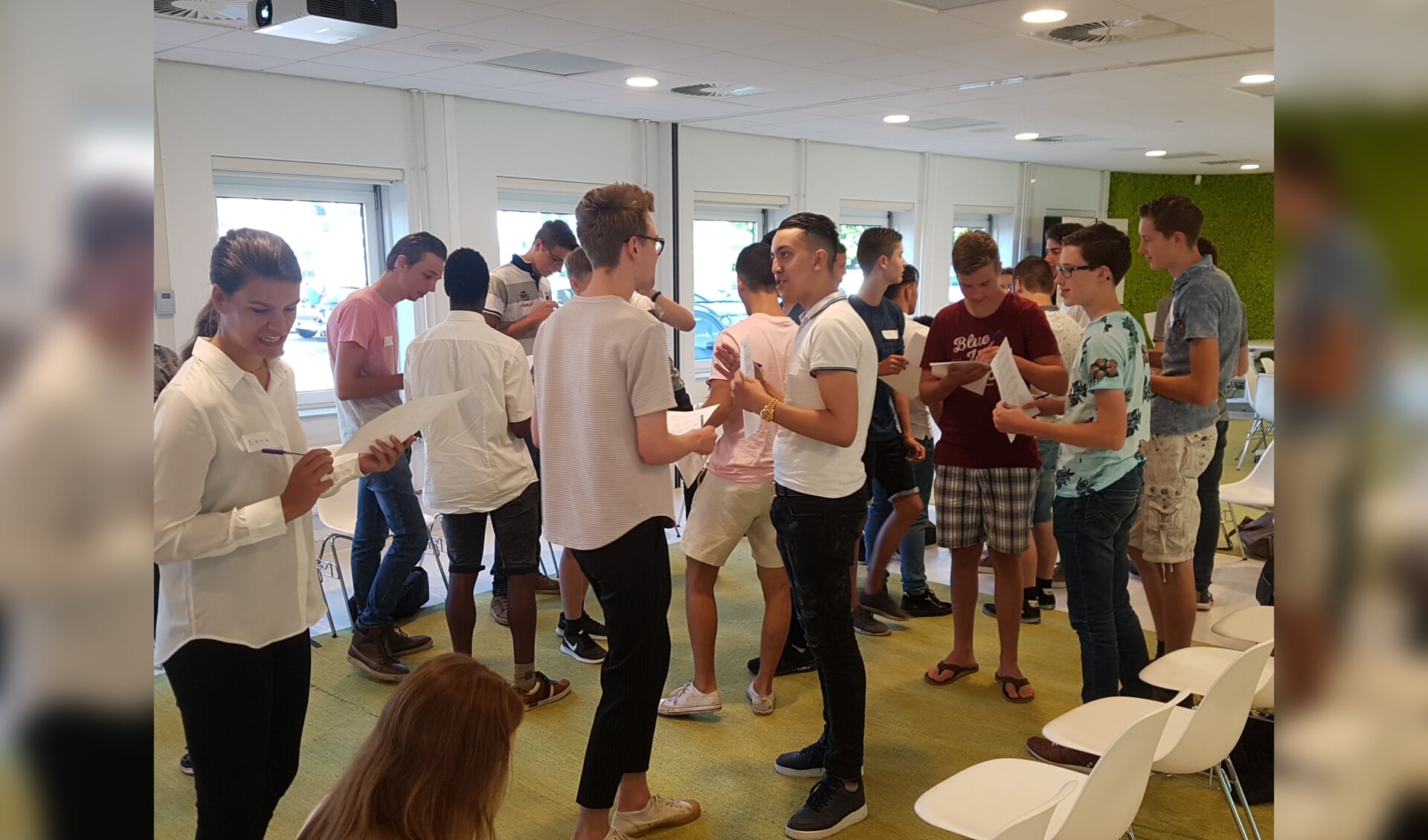 ZomerOndernemer: tijdens de driedaagse training leren jongeren ondernemersvaardigheden.