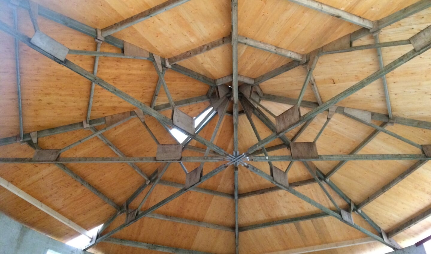 Voor het dak kunnen de oude spinten blijven zitten